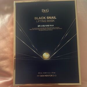 Black Snail Lifting Mask - Black and Gold